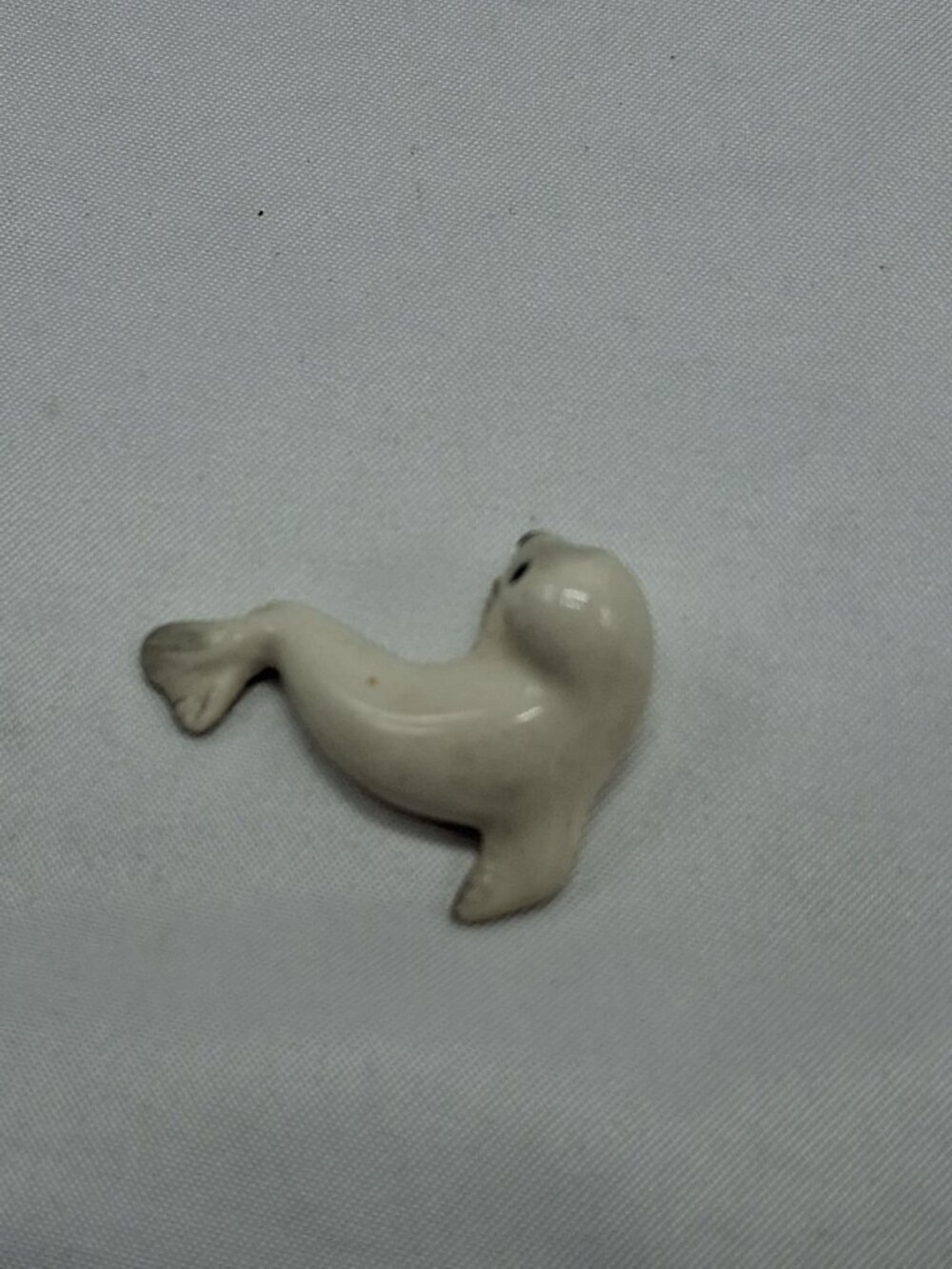 Retired Hagen Renaker Harp Seal Pup White Miniature Little Critter Trinket. - Picture 3 of 7